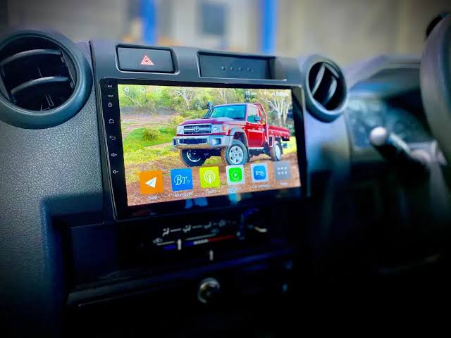 TOYOTA LAND CRUISER 70 SERIES (2007 - 2023) 10" MULTIMEDIA SYSTEM WITH WIRELESS APPLE CARPLAY & ANDROID AUTO